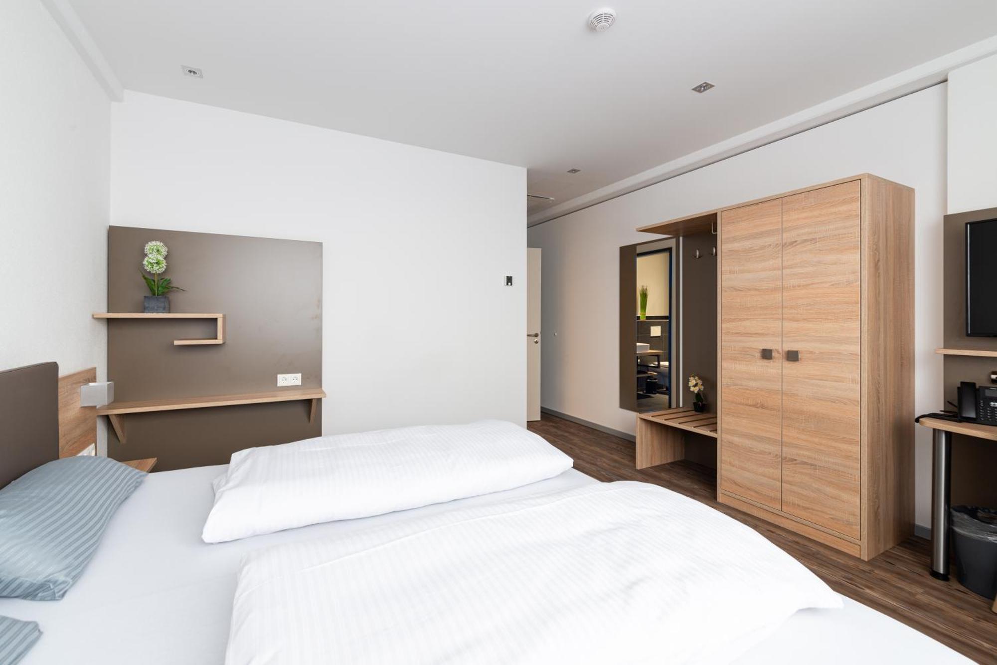 Aparthotel Avangard Living Fitness & Spa Форхгайм Екстер'єр фото